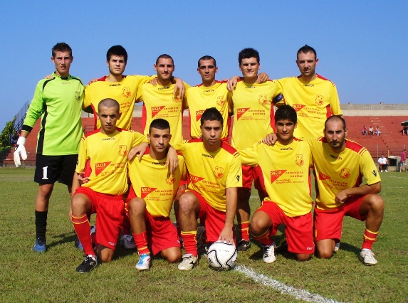 il-valle-contro-il-rocca-di-caprileone